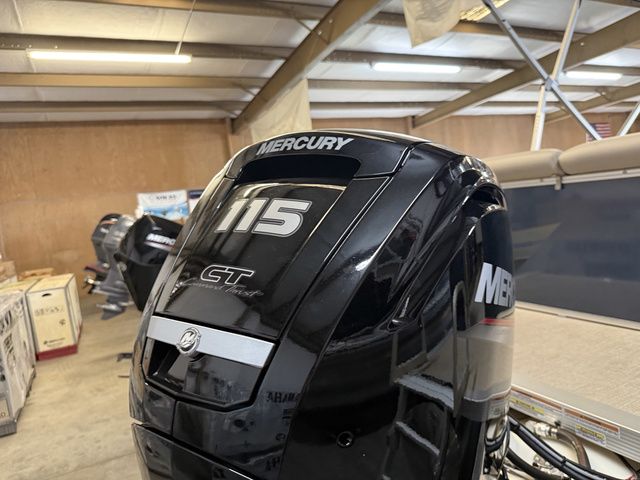 2026 Tahoe Sport - 23 FT Cruise - 6