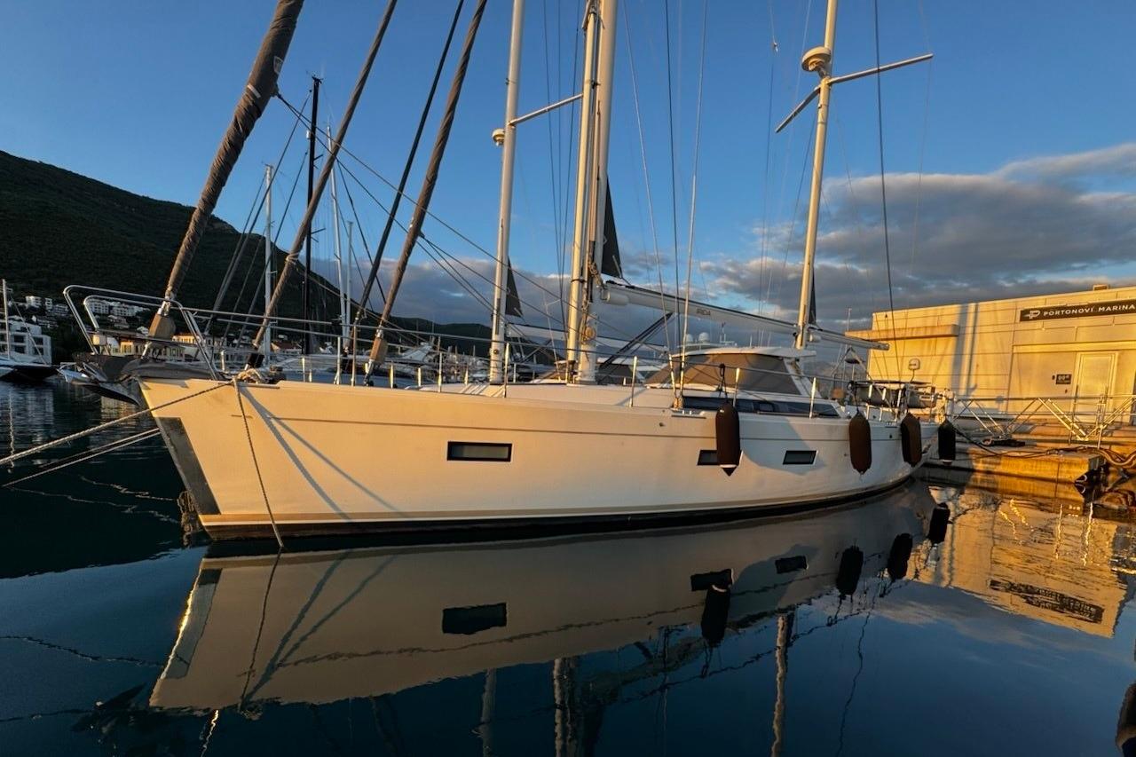 2017 Amel 55