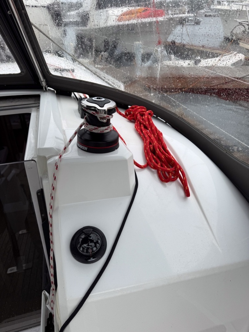 2023 Beneteau Oceanis 30.1 - Image 13
