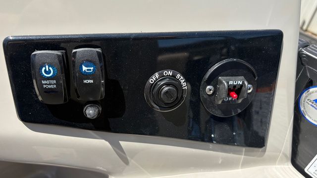 2026 Manitou Aurora 23 RF - 17