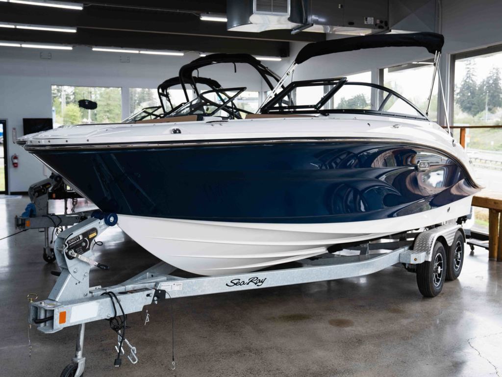 2026 Sea Ray SPX 210 Outboard