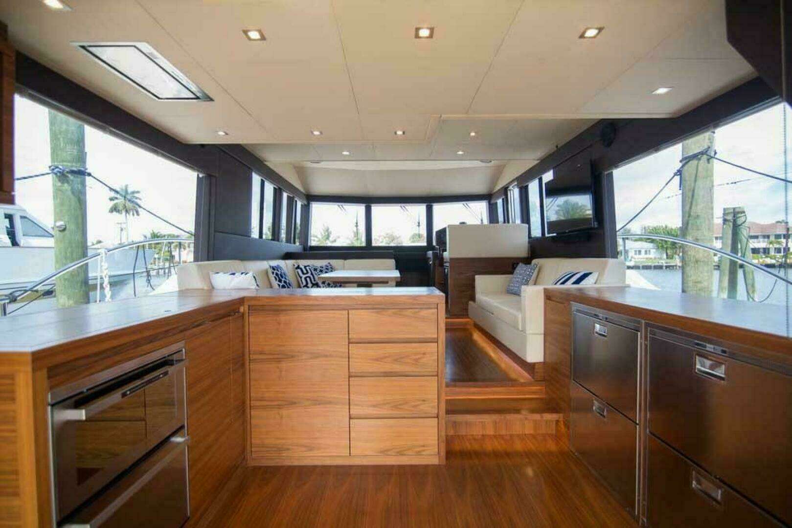 2019 Sundeck Yachts 580 Sport - Image 7
