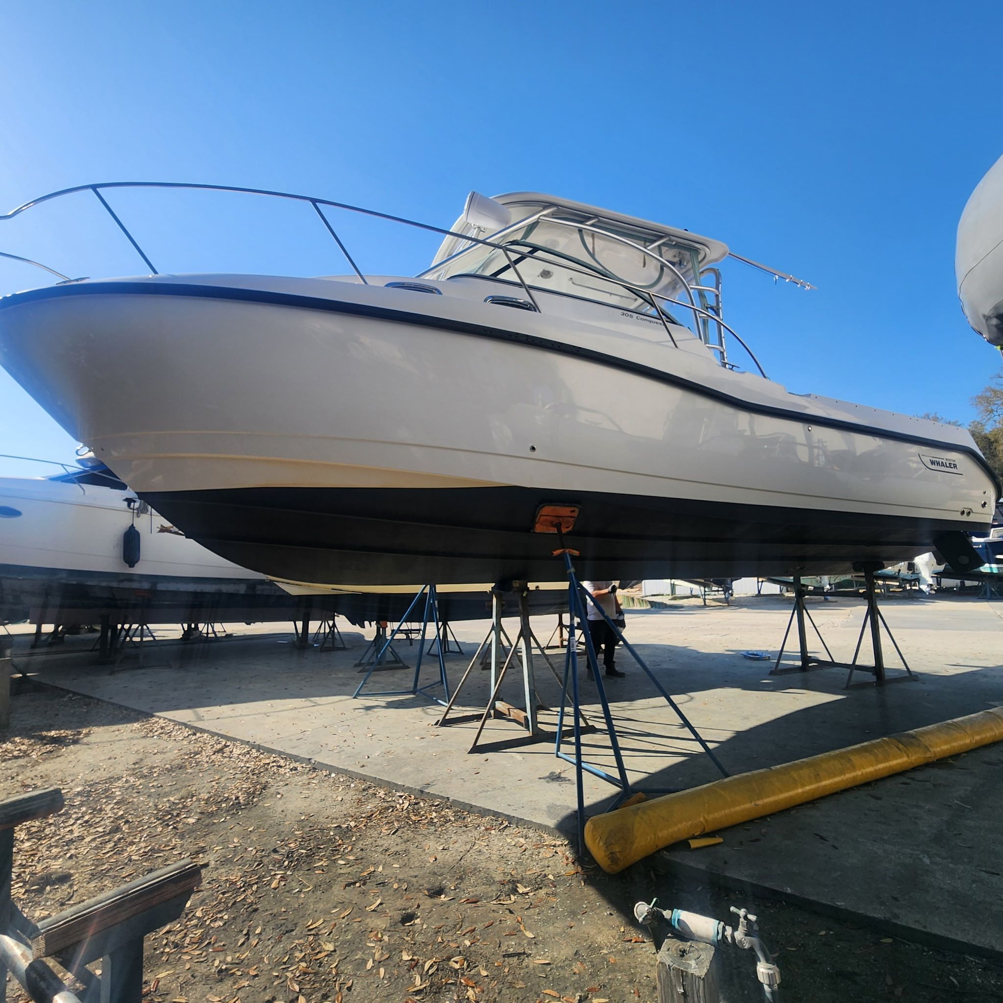 2010 Boston Whaler 305 Conquest - 2