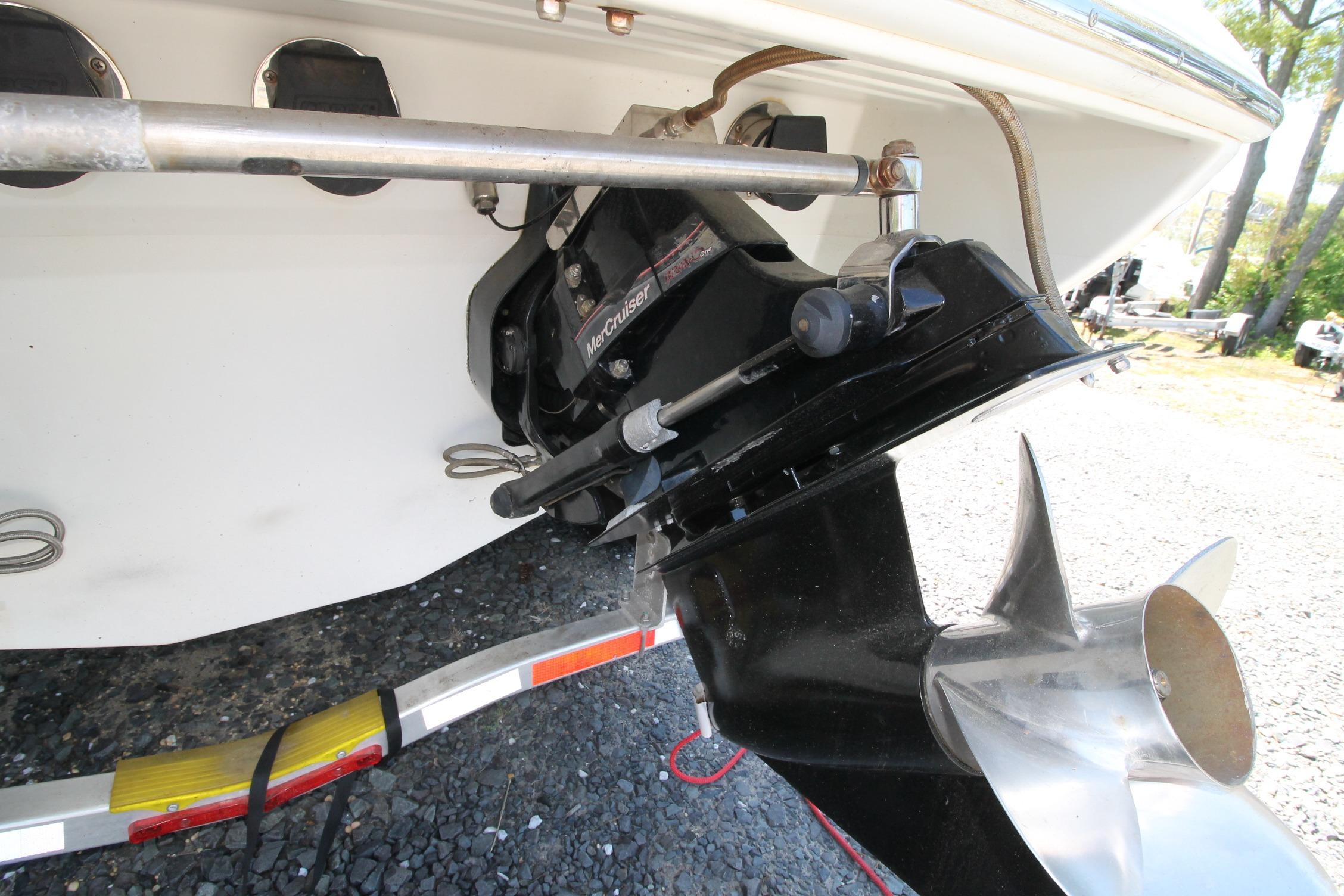 2006 Formula 292 FASTech boat stern drive and propeller detail.