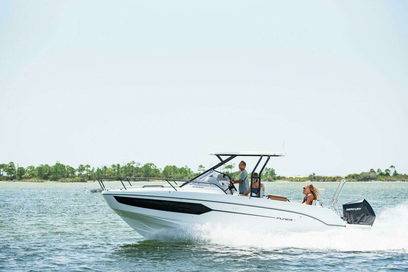 2026 Beneteau Flyer 8 SUNdeck - Image 2