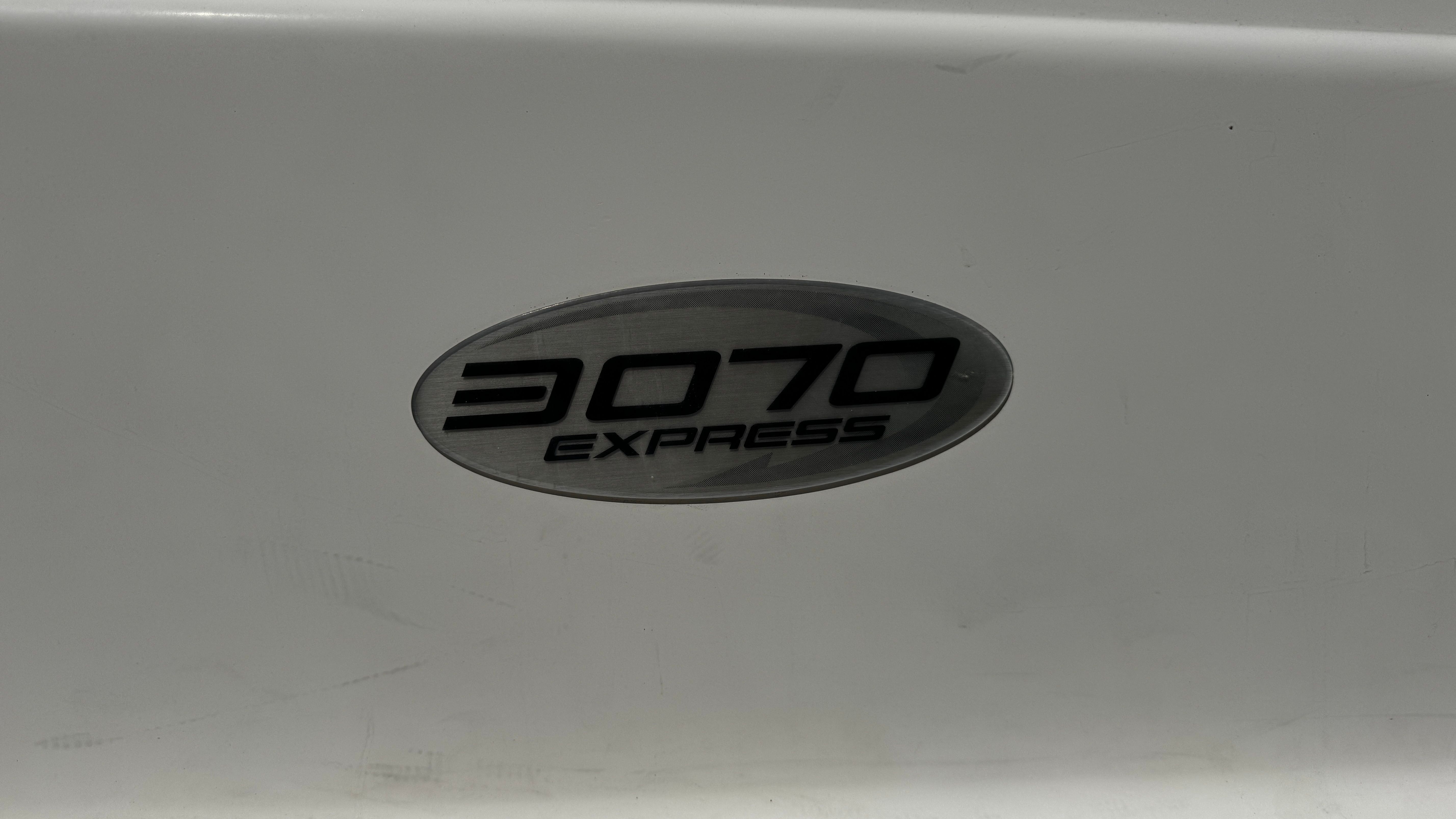 Pursuit 3070 Express boat, year 2003.