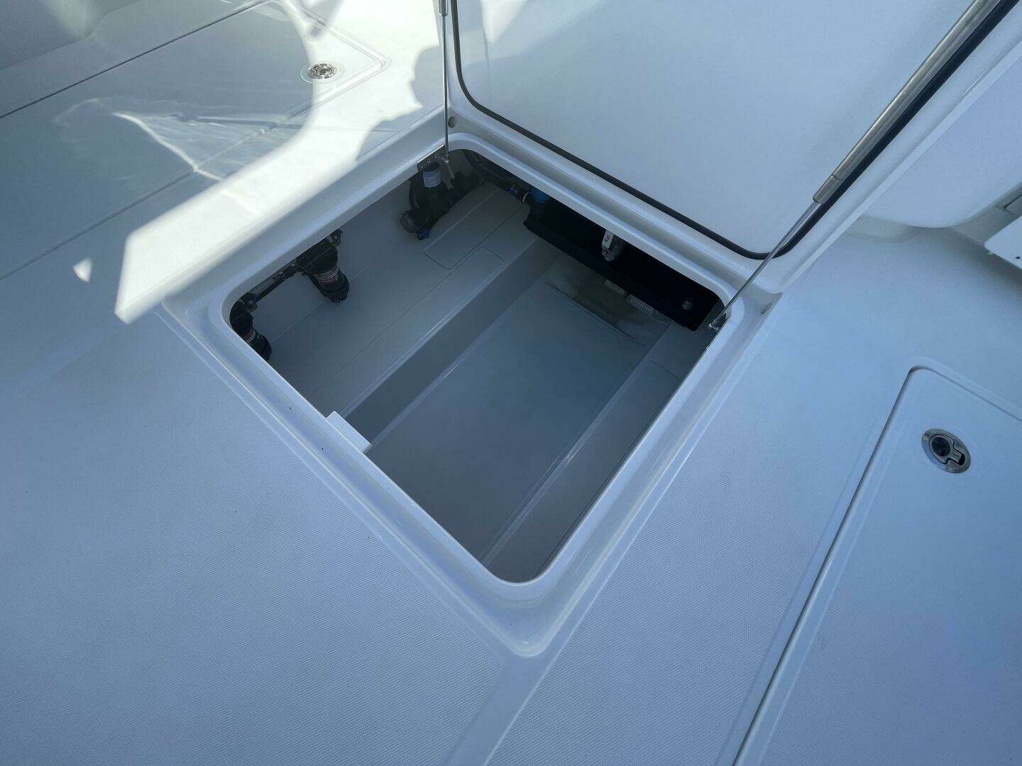 2026 Mag Bay 43 Center Console - Image 24