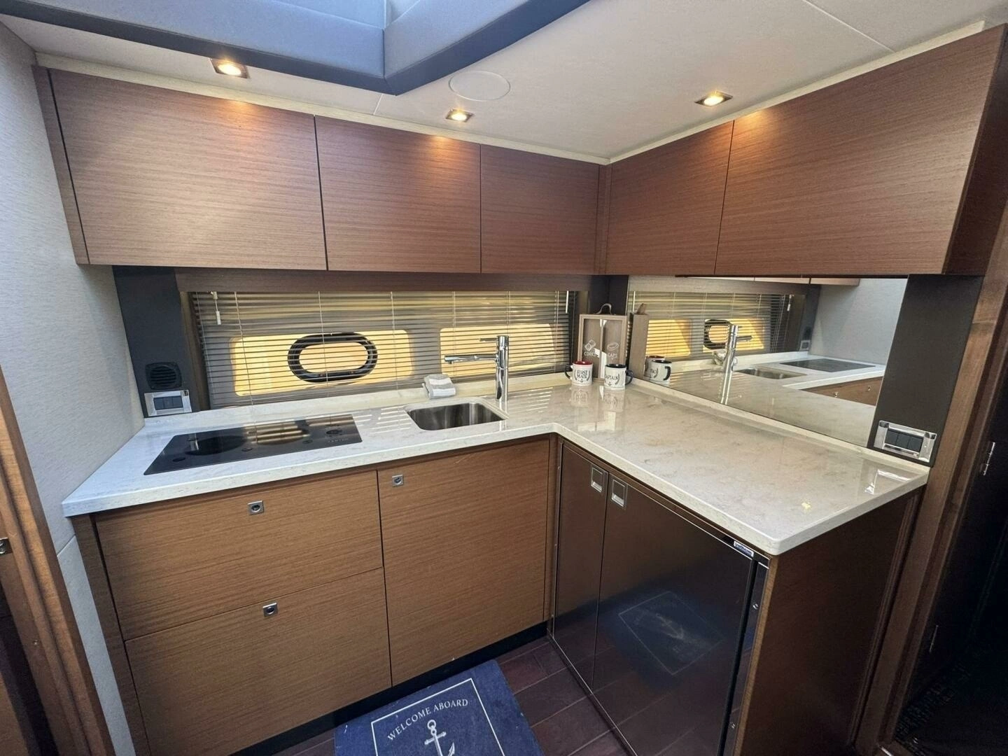 2016 Sea Ray 470 Sundancer - Image 16
