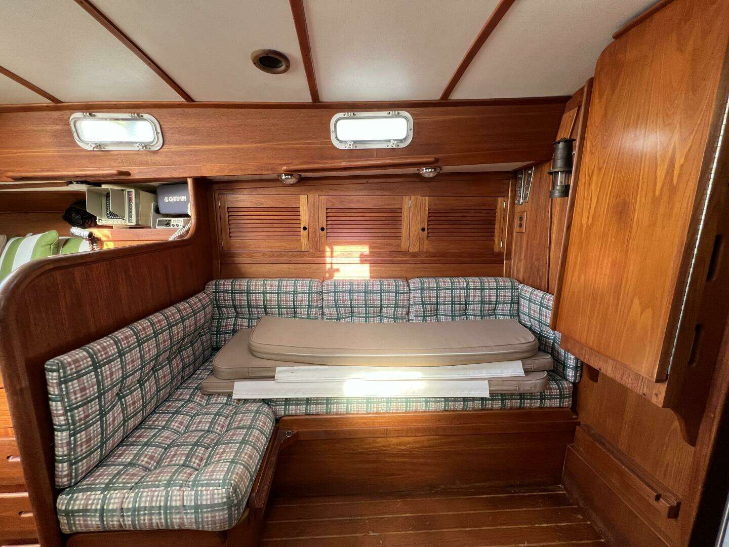 1984 Tartan 37 - Image 24
