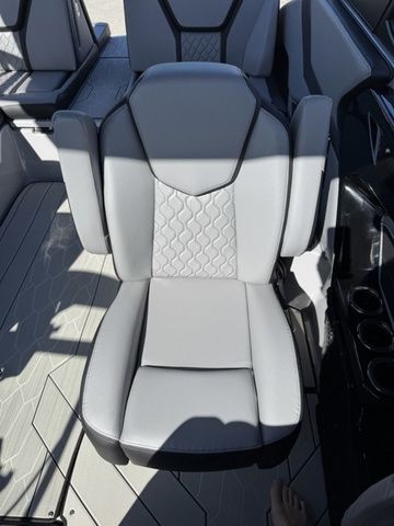 2026 Yamaha Boats 255XD - 19