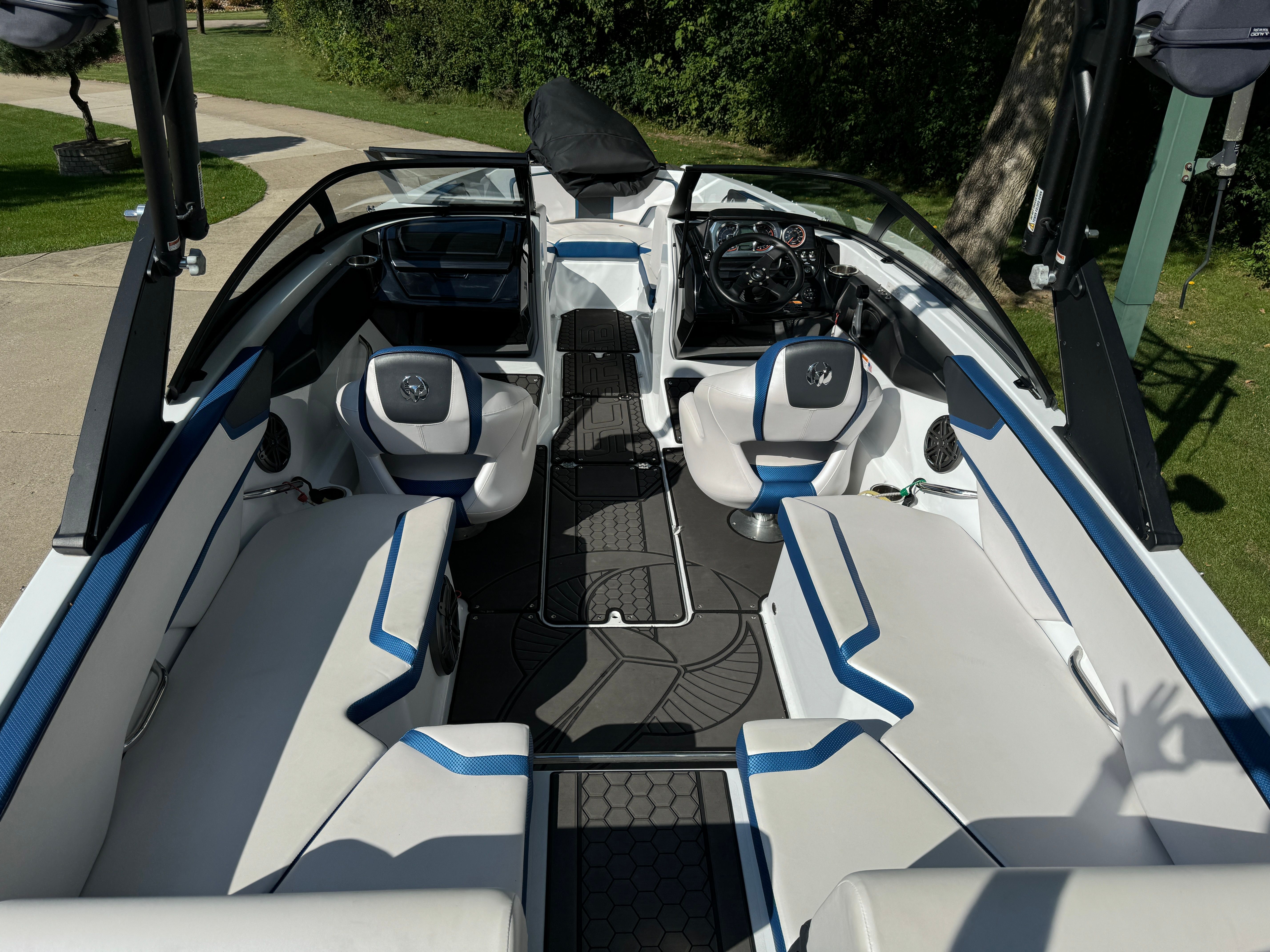 2021 Scarab 215 ID - 11