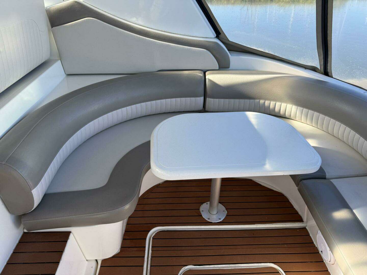 2003 Cruisers Yachts 3772 - Image 15