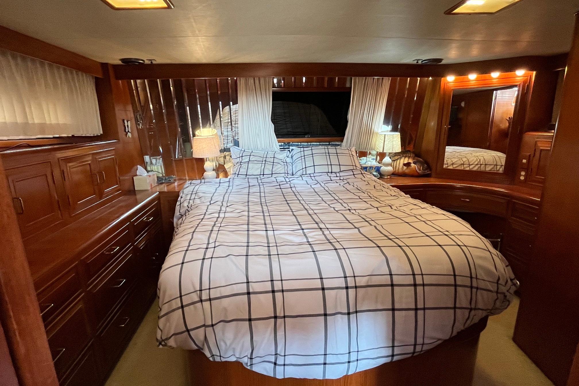 Luxurious cabin interior of 1989 Ocean Alexander 440 Sundeck CPMY yacht.