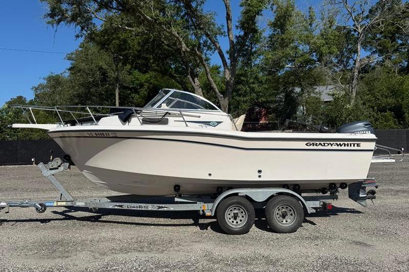 2001 Grady-White Adventure 208