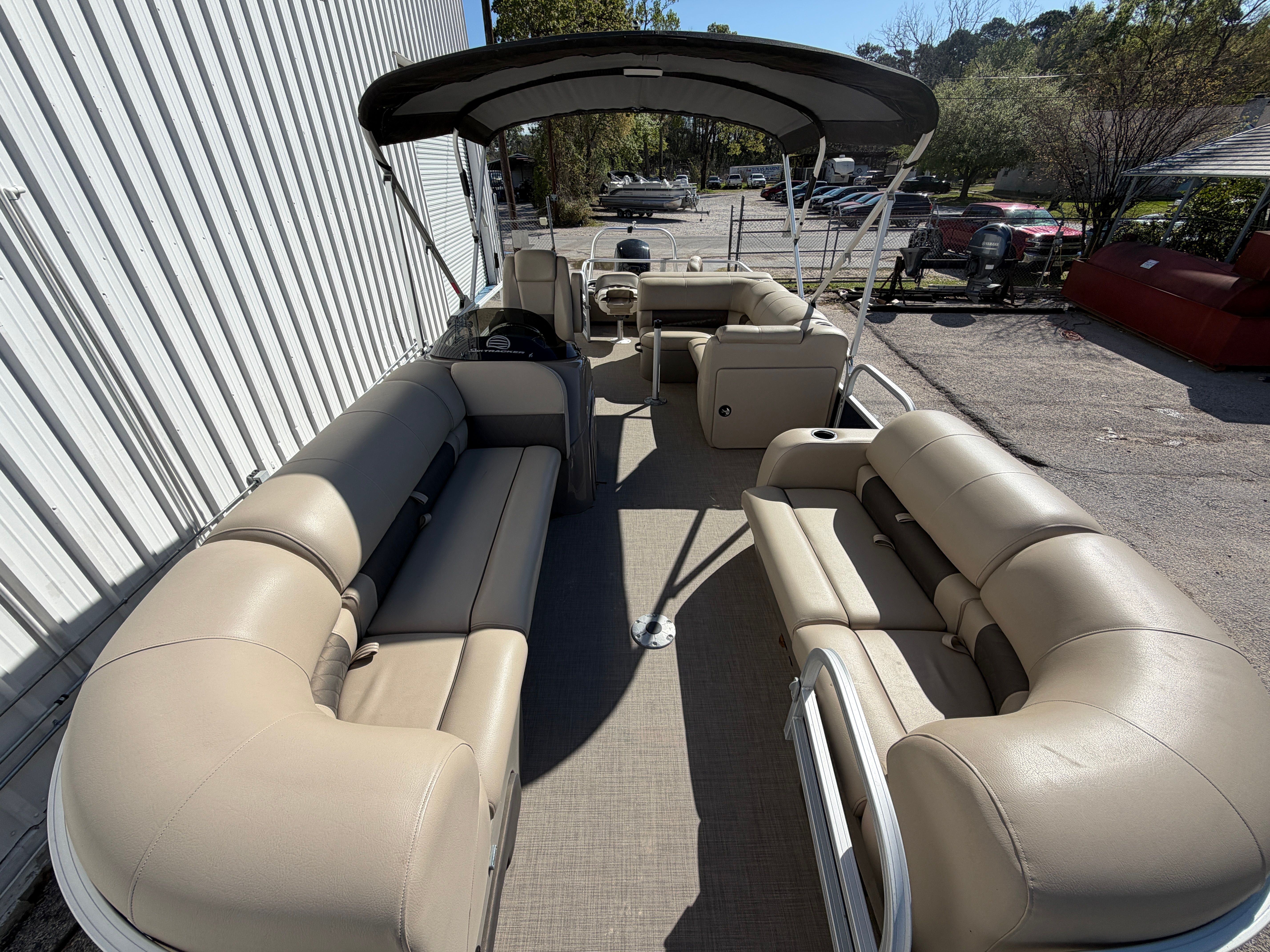 2022 SUN TRACKER SPORTFISH 22 DLX - Image 6