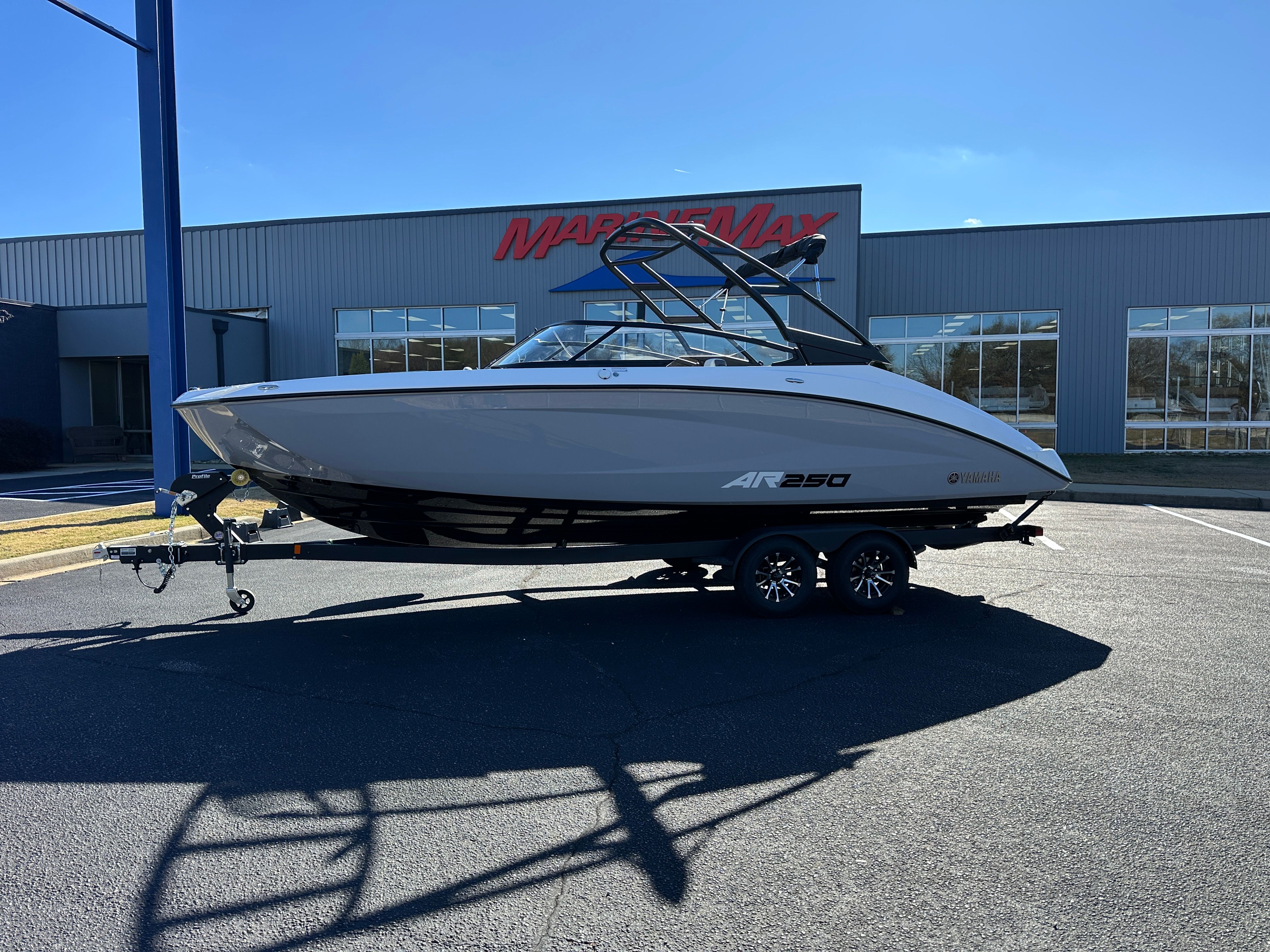 2026 Yamaha Boats AR250