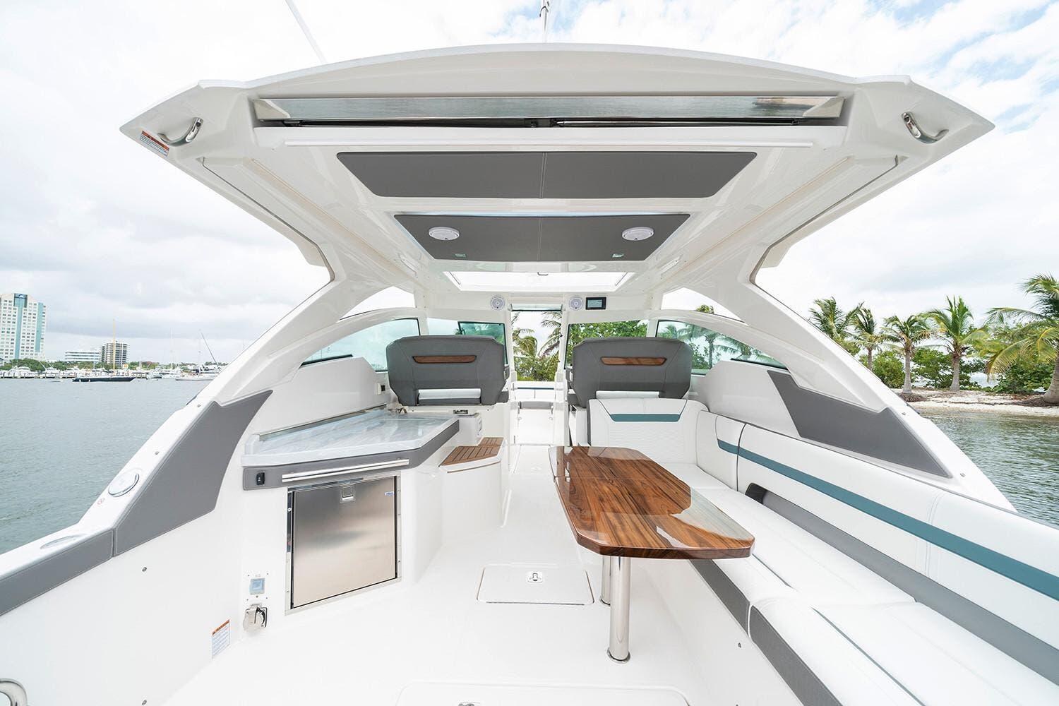 2026 Tiara Yachts 34lx - 15