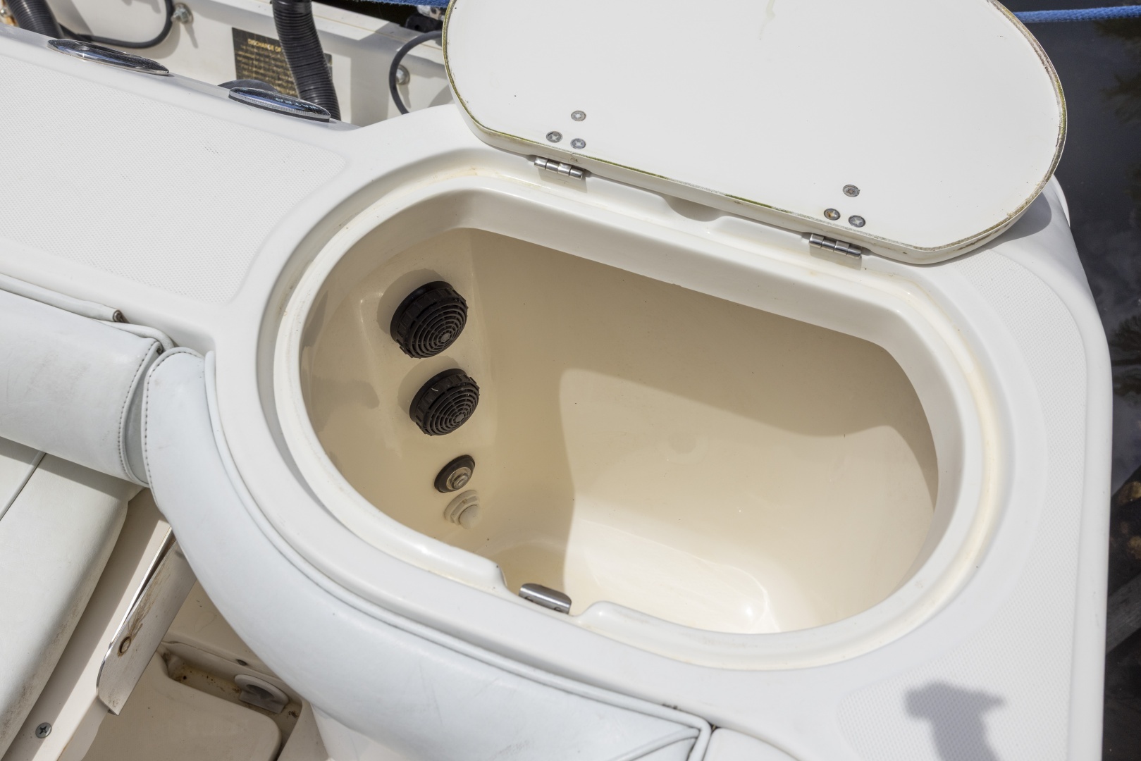 2007 Boston Whaler 270 OUTRAGE - Image 11