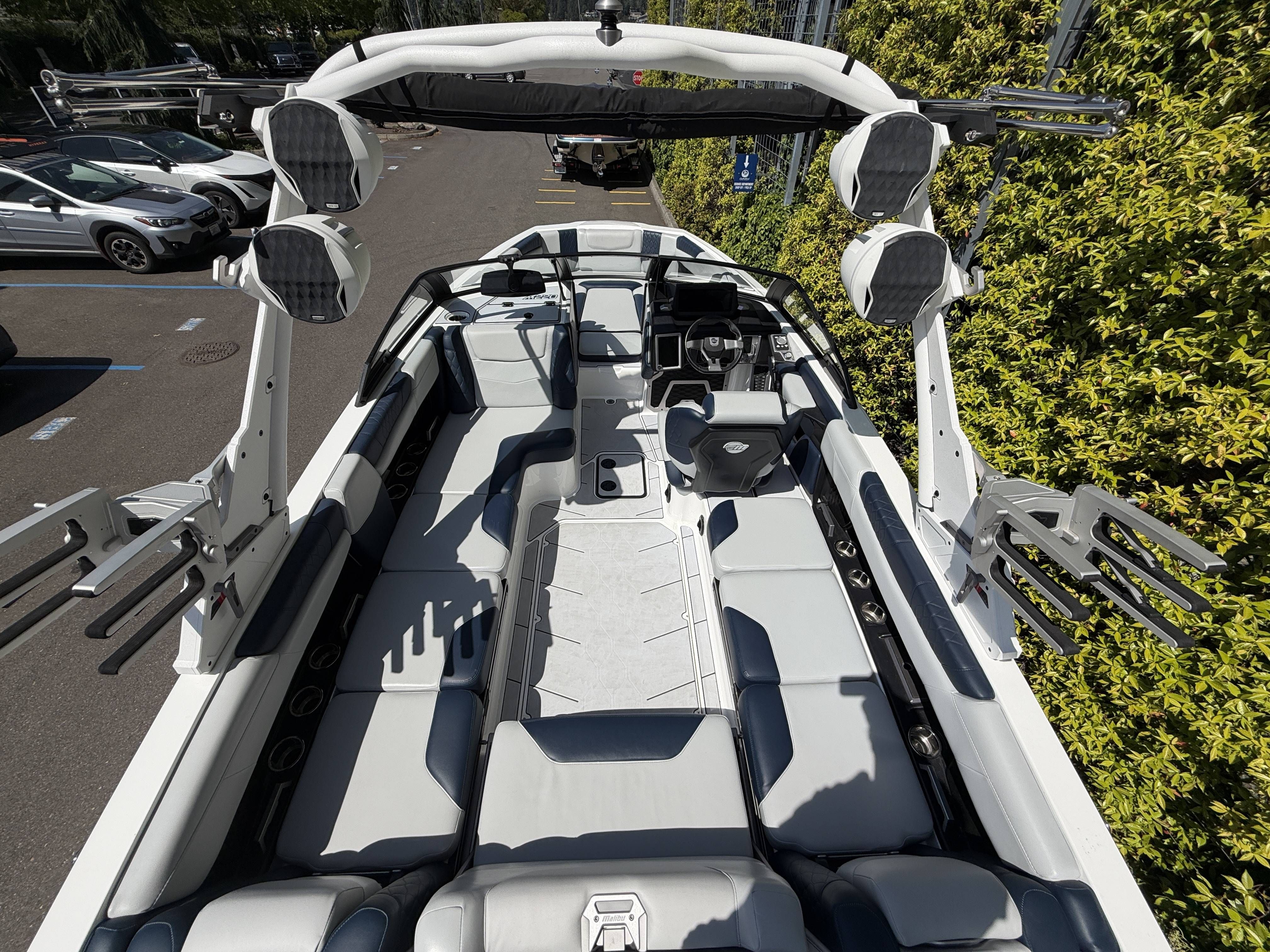 2022 Malibu M220 - 9