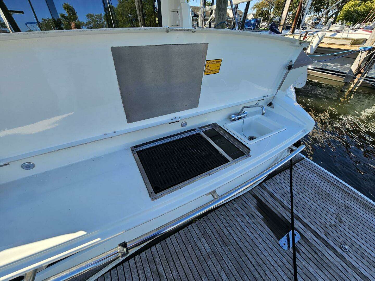2018 Prestige 460 Fly - Image 2