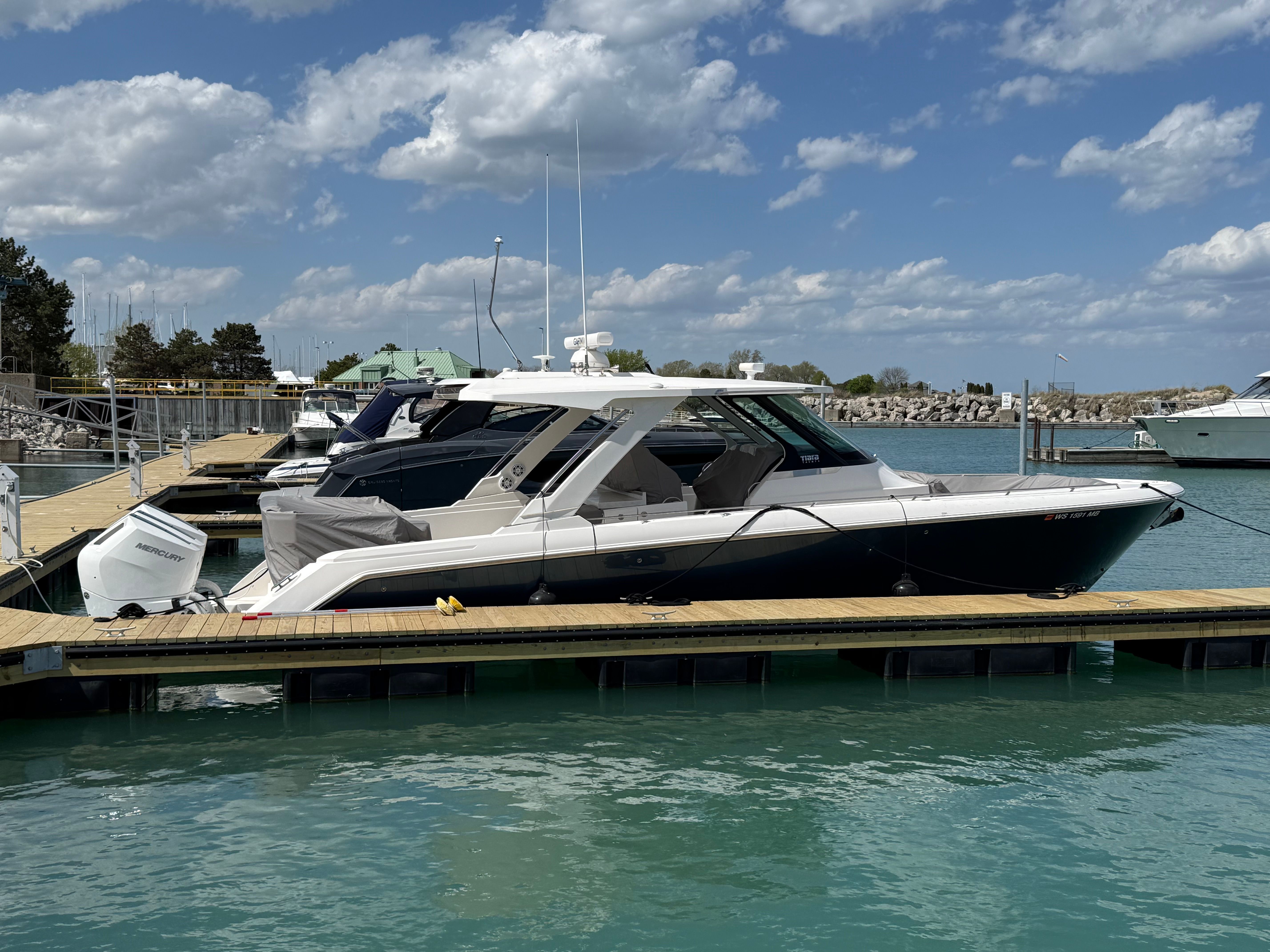 2024 Tiara Yachts 38 LS - 6