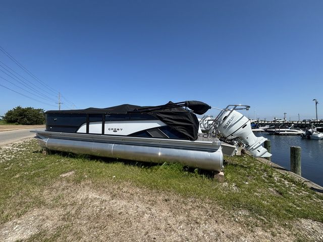 2024 Crest Classic Platinum SLRC 240 24 Ft. Pontoon Boat