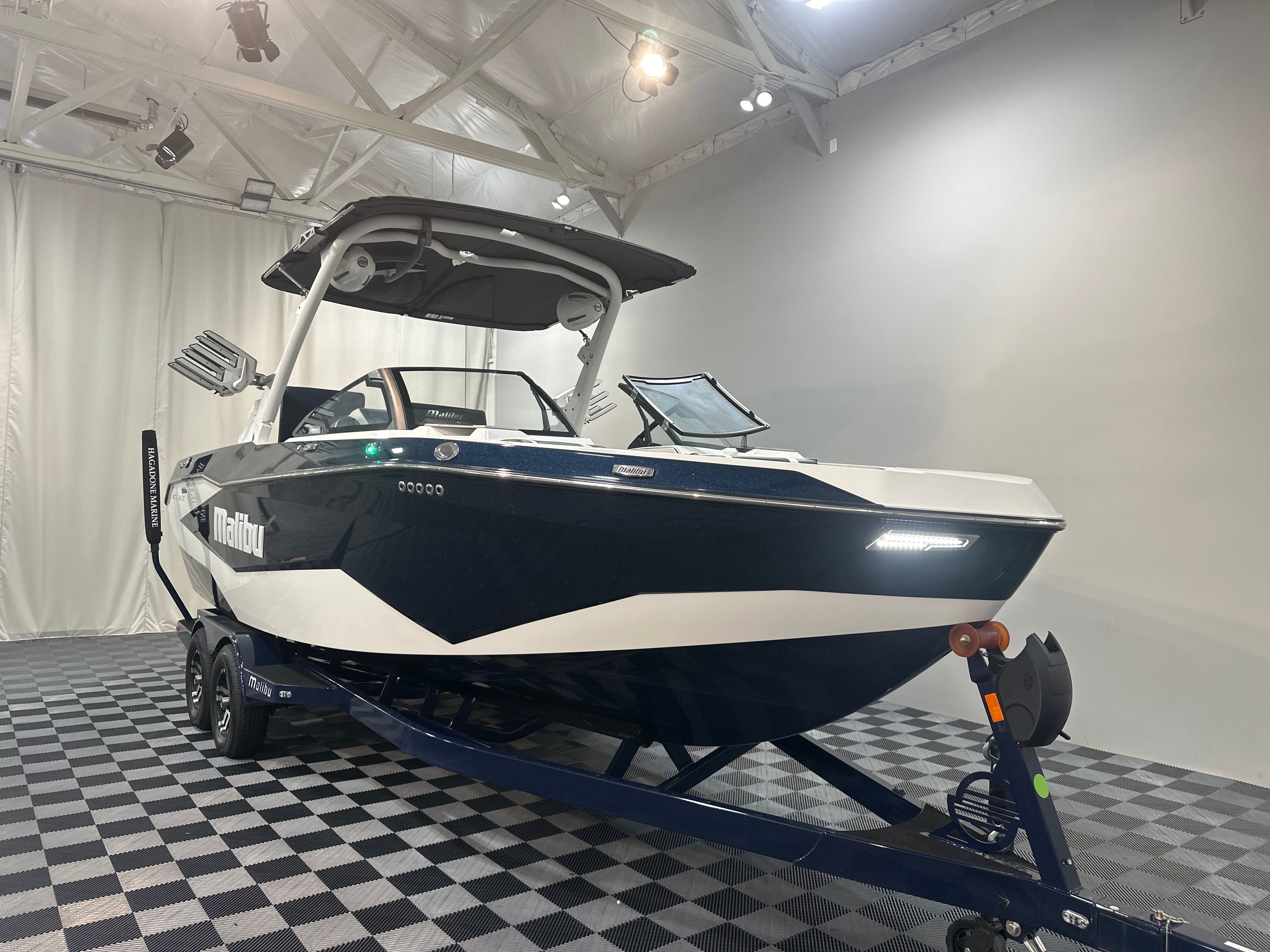 2025 Malibu Wakesetter 25 LSV - 2