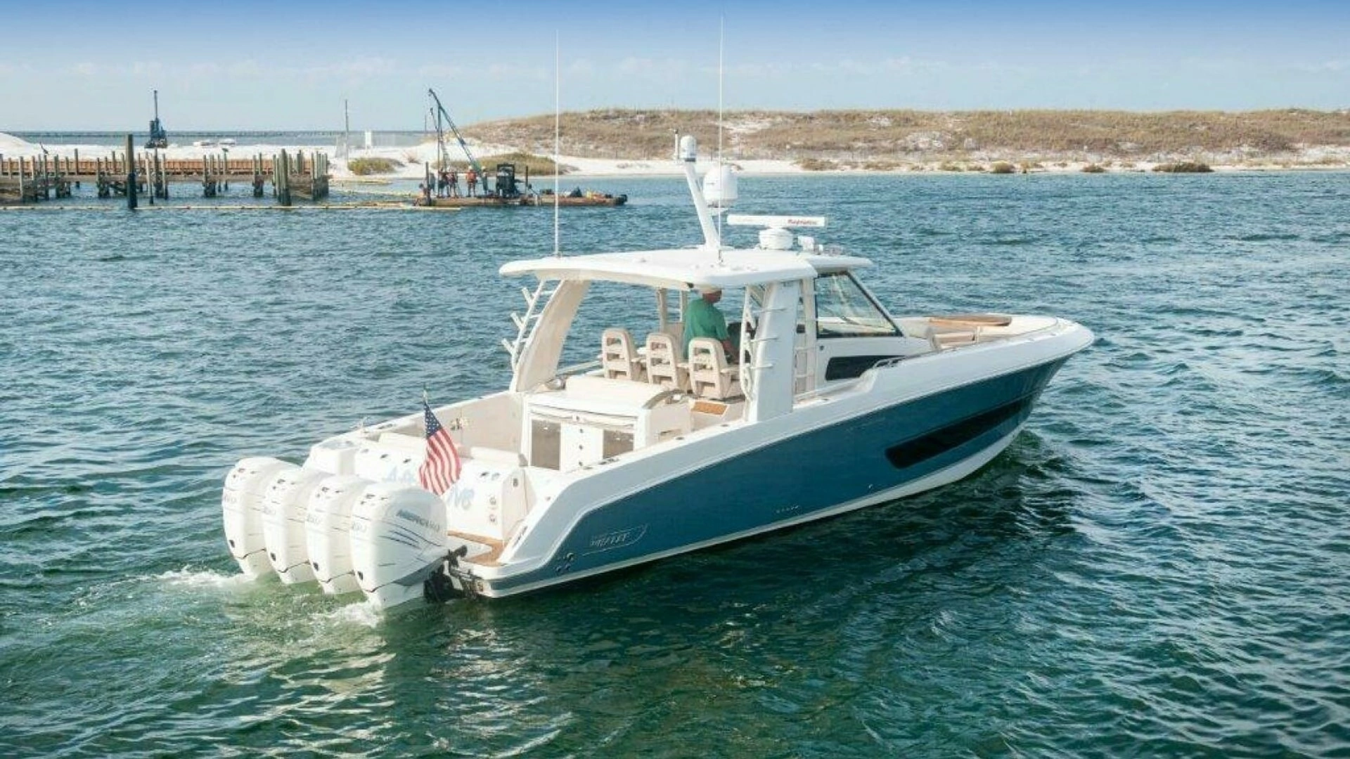 2018 Boston Whaler 420 Outrage - Image 26