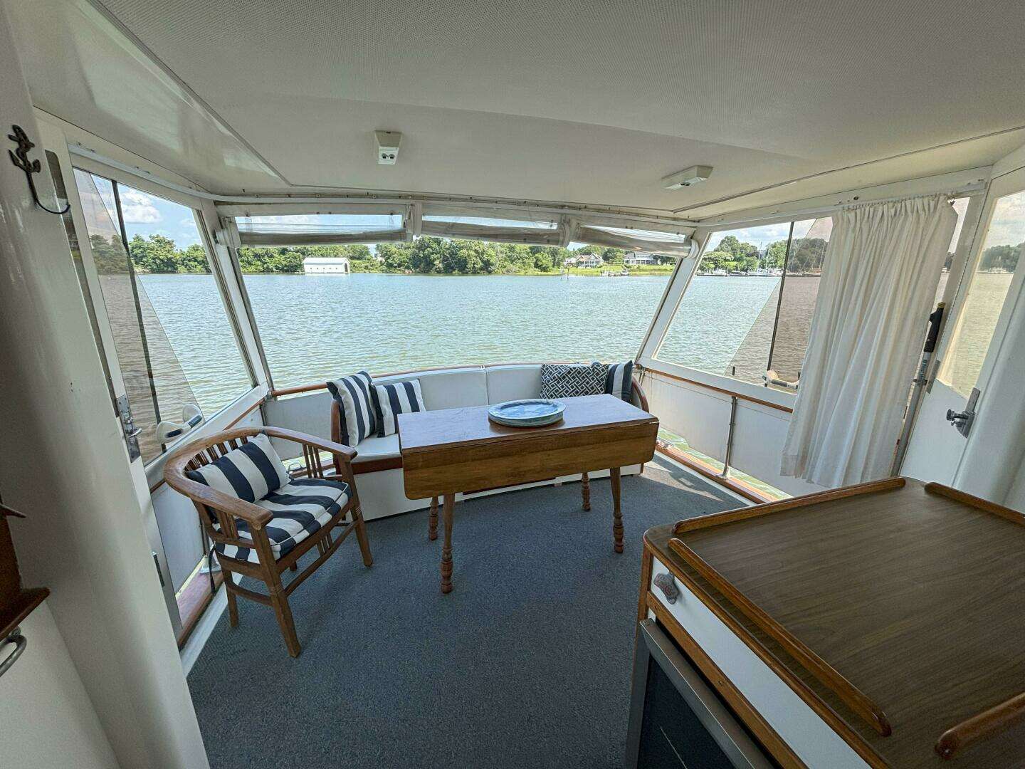 1972 Matthews 4 Flush Deck - Image 26
