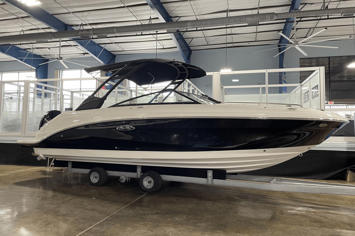 2024 Sea Ray SDX 250 Outboard