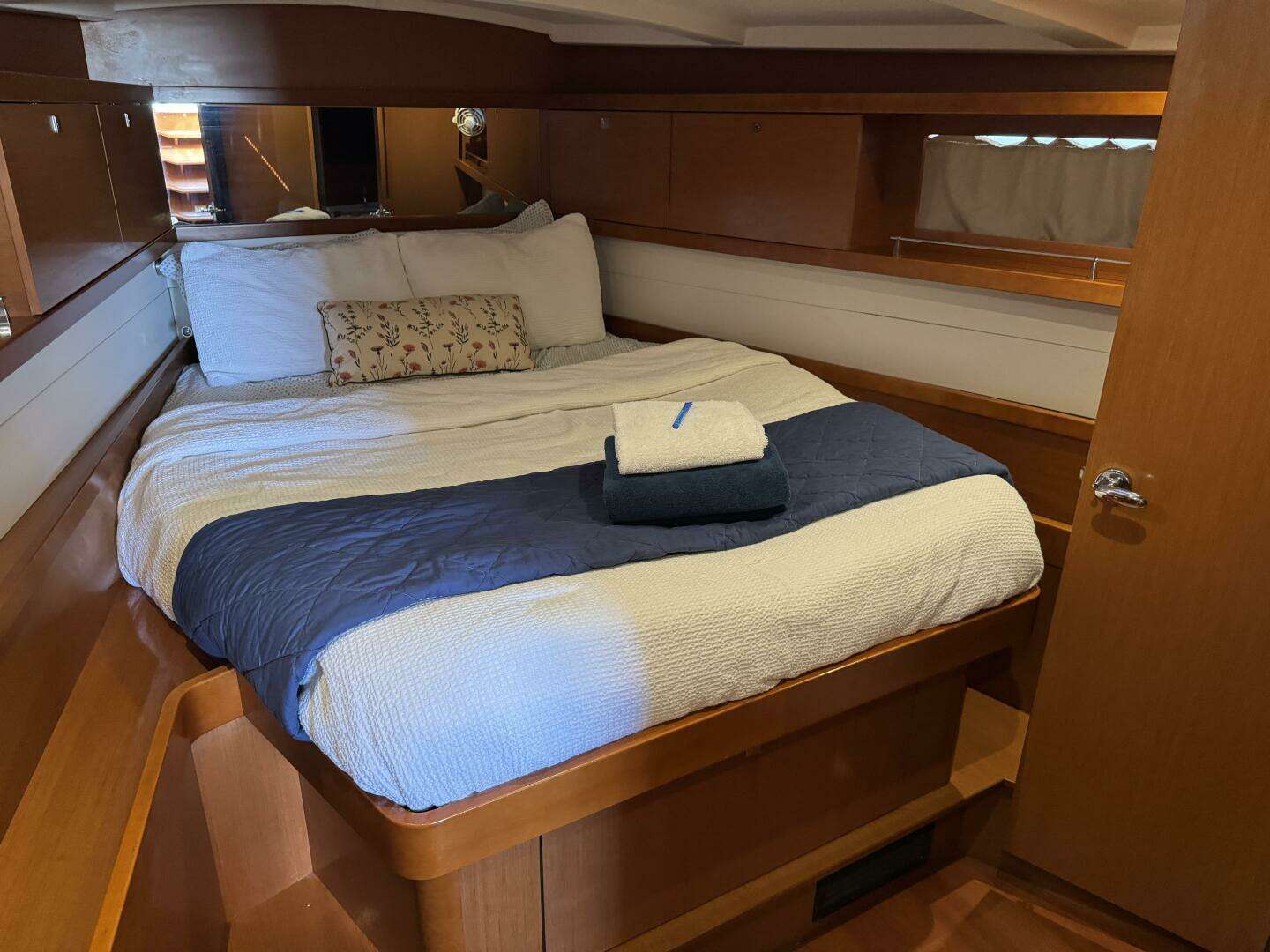 2016 Beneteau Oceanis 45 - Image 36