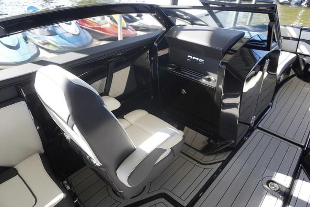 2025 Yamaha Boats 275SD - 8