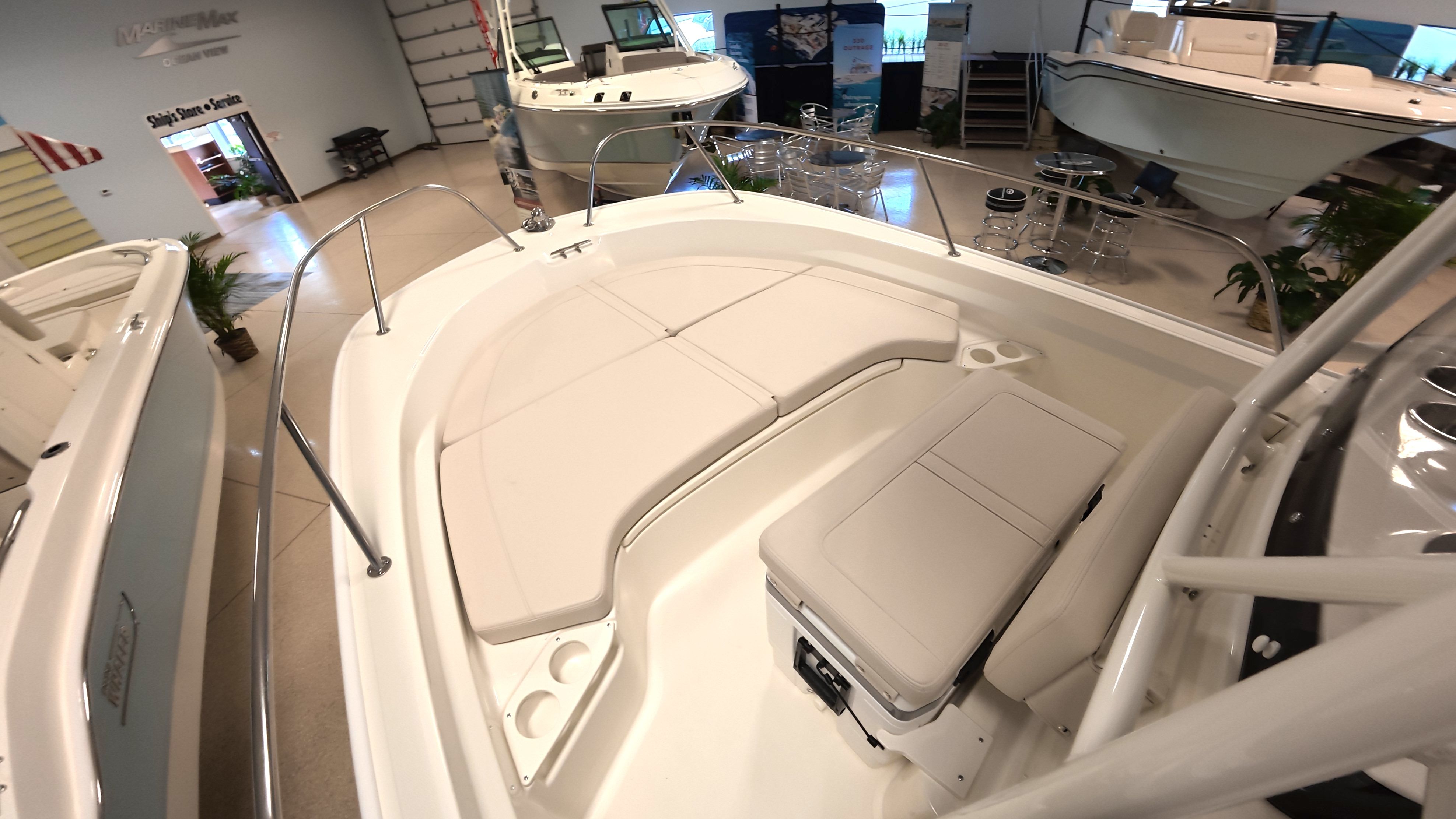 2026 Boston Whaler 190 Montauk - 14
