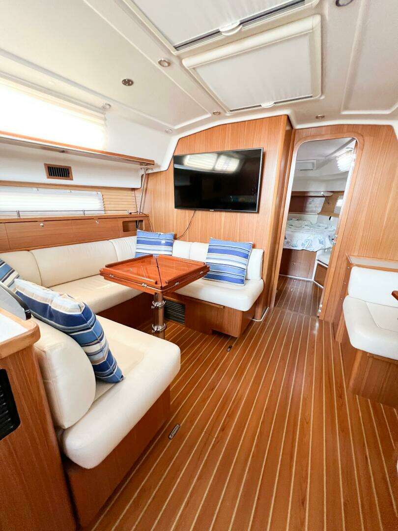 2019 Catalina 425 - Image 26