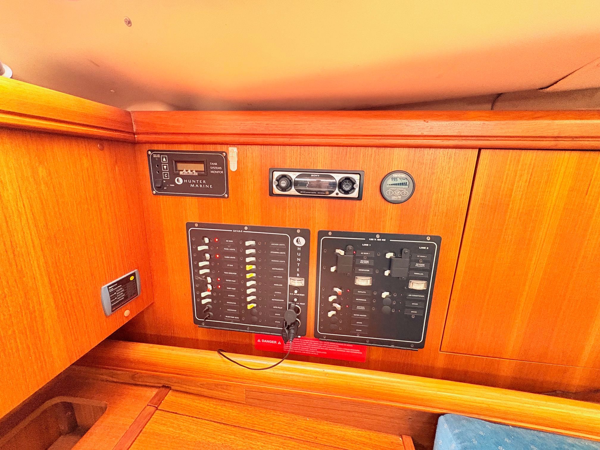 2003 Hunter 356 - 27