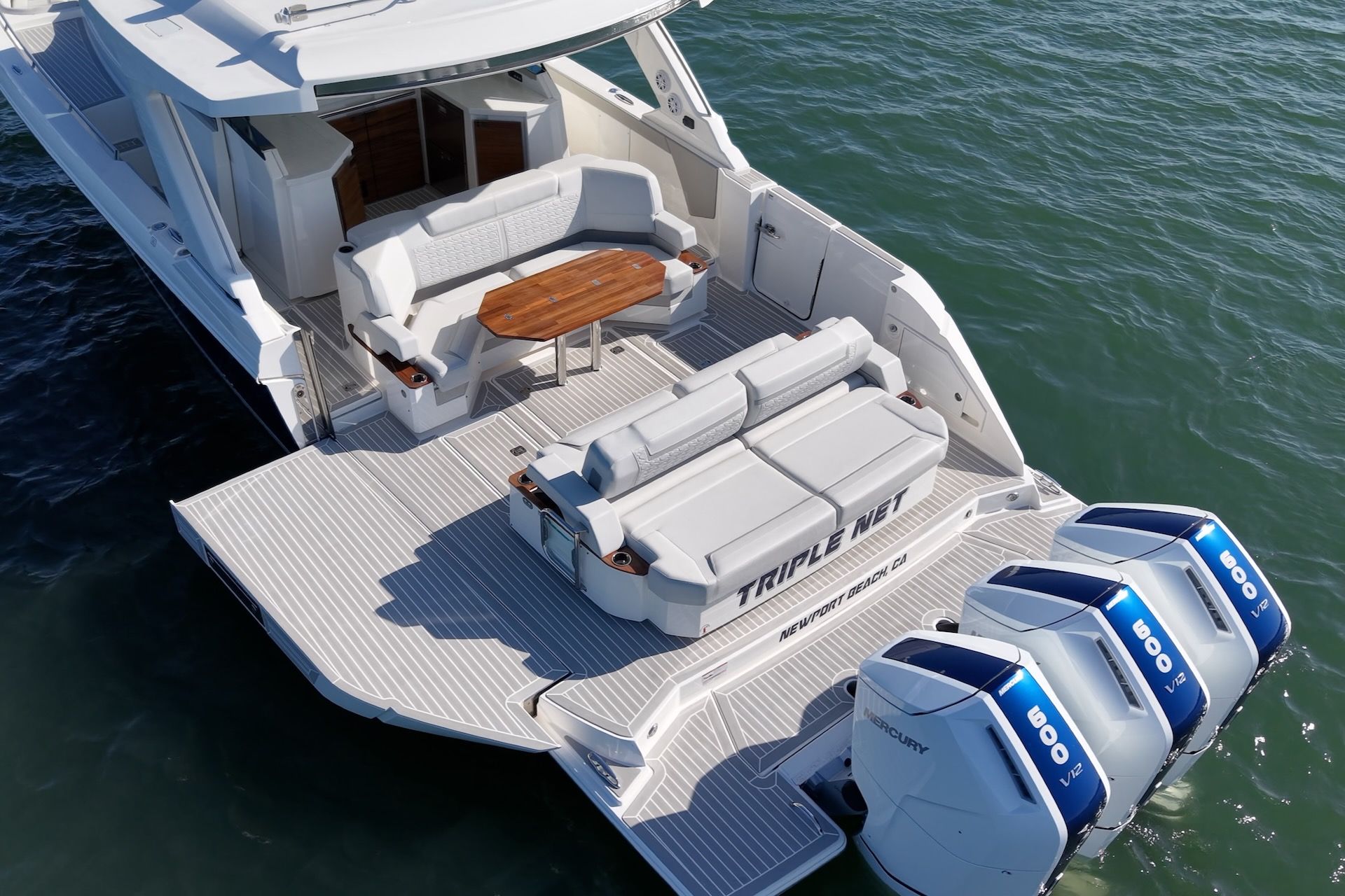 2023 Tiara Yachts 48 LS - 10