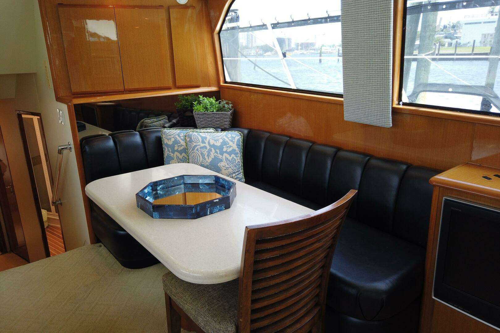 1999 Viking Motoryacht - Image 28