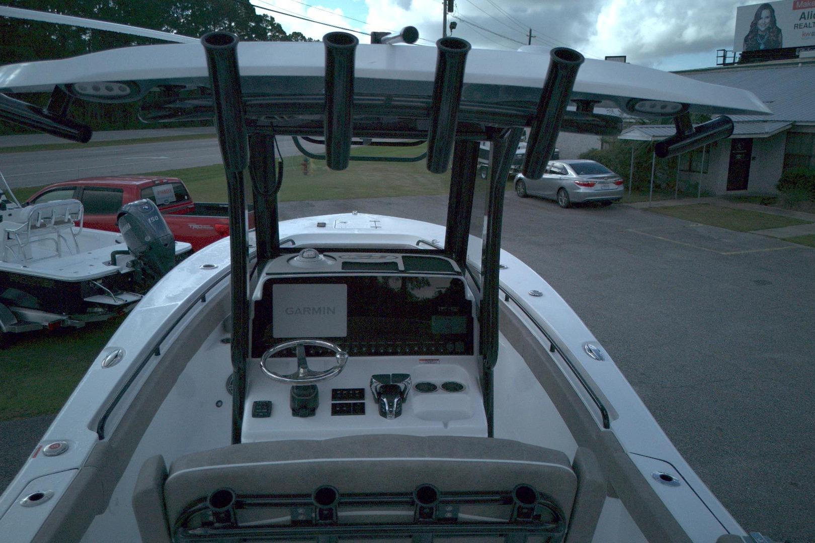 2026 Sea Hunt Gamefish 25 boat dashboard with Garmin navigation system.