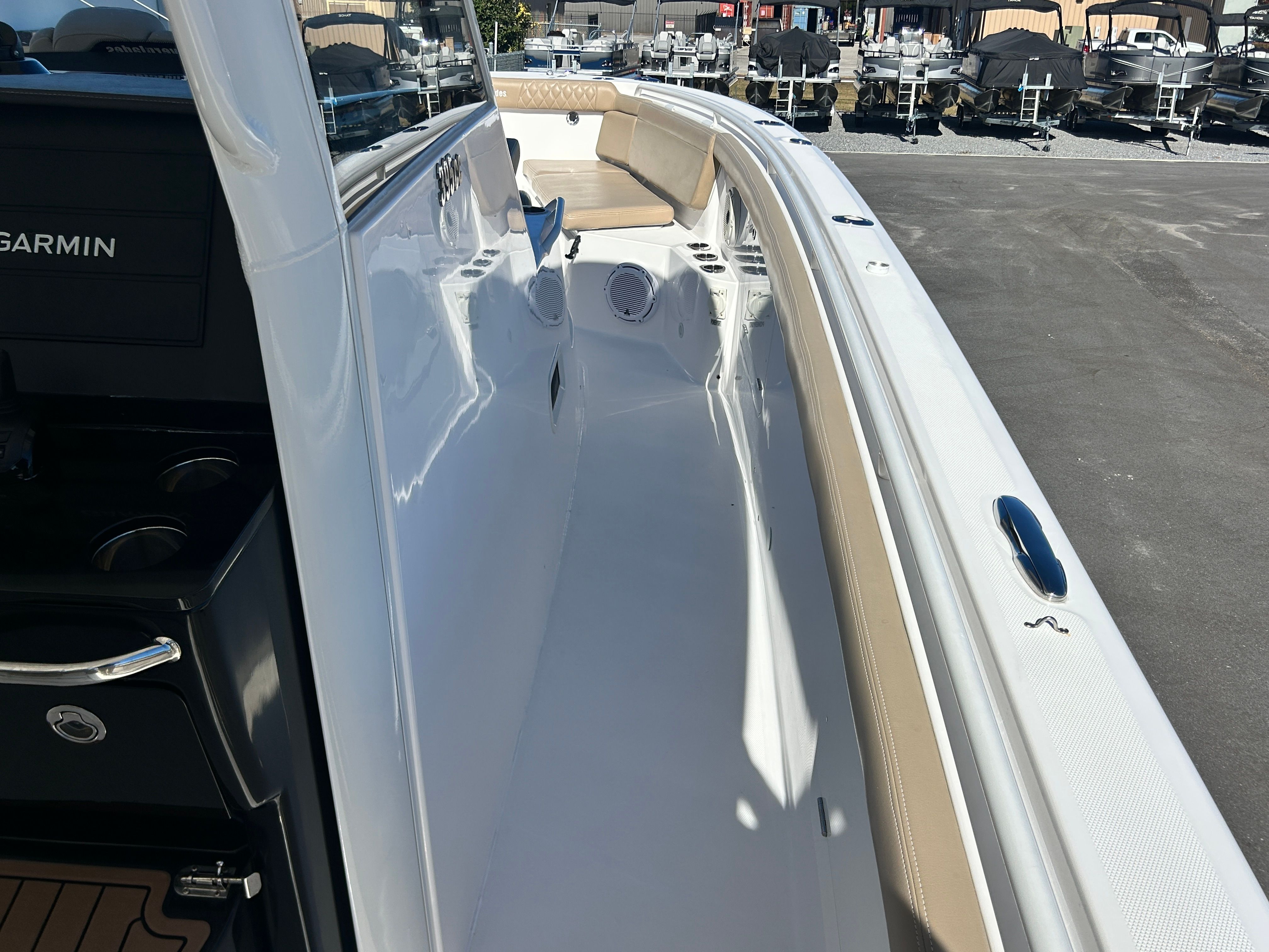 2020 Everglades 395 Center Console - 44