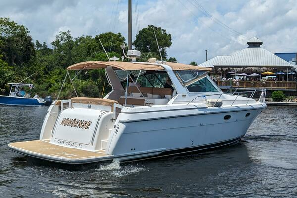 2000 Tiara Yachts 3500 Express