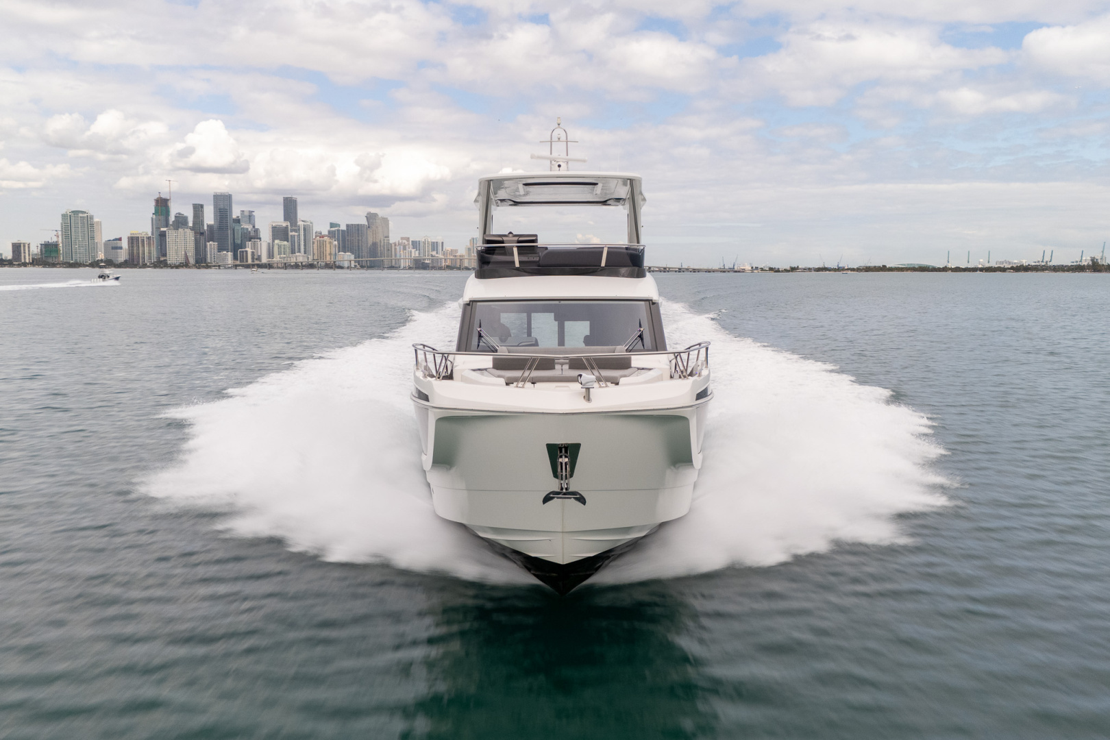 2025 Galeon 560 FLY - Image 11