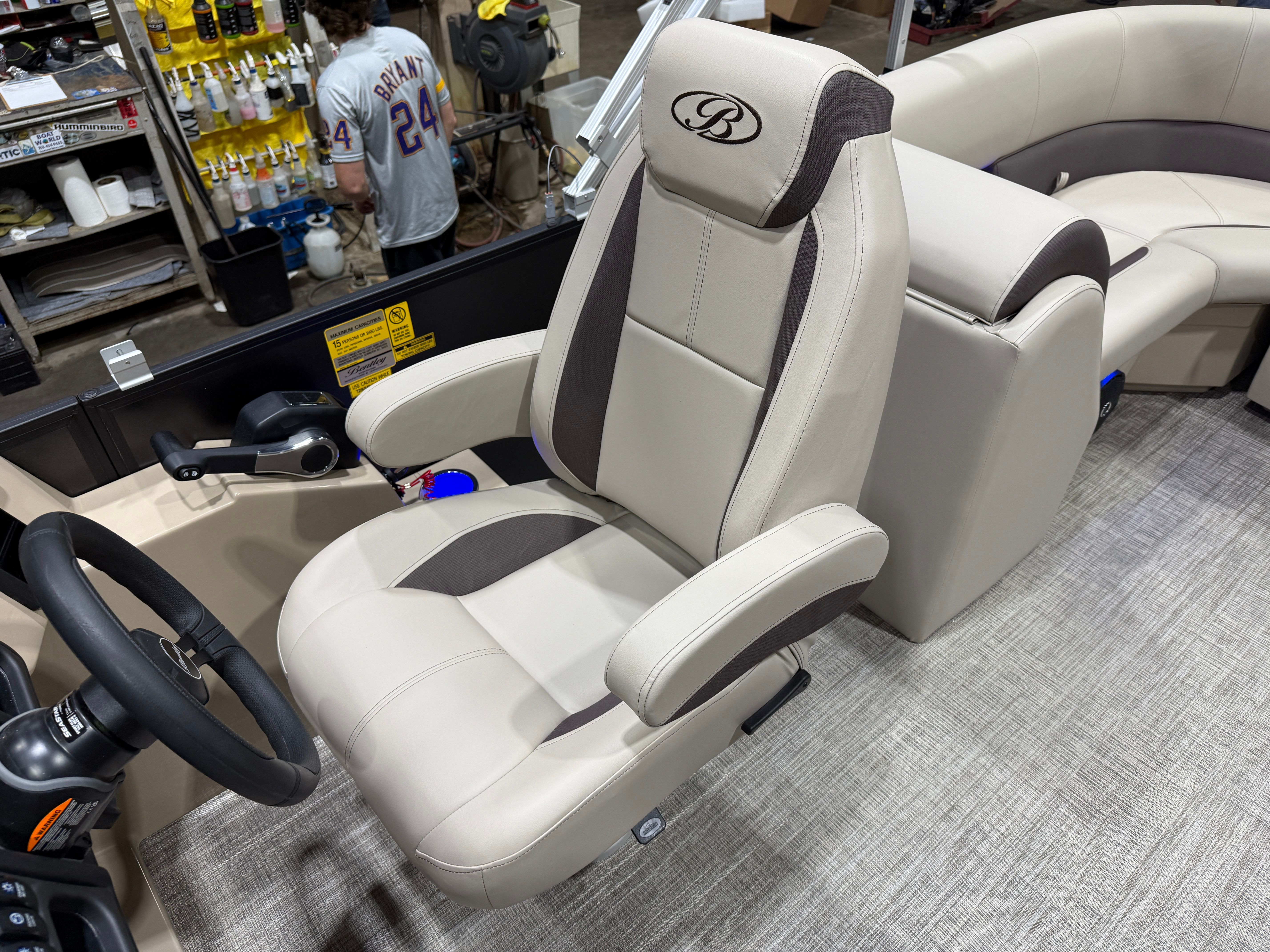 2026 Bentley Pontoons Legacy 223 Navigator Quad Lounge Tritoon & Honda 4-Stroke EFI - 14