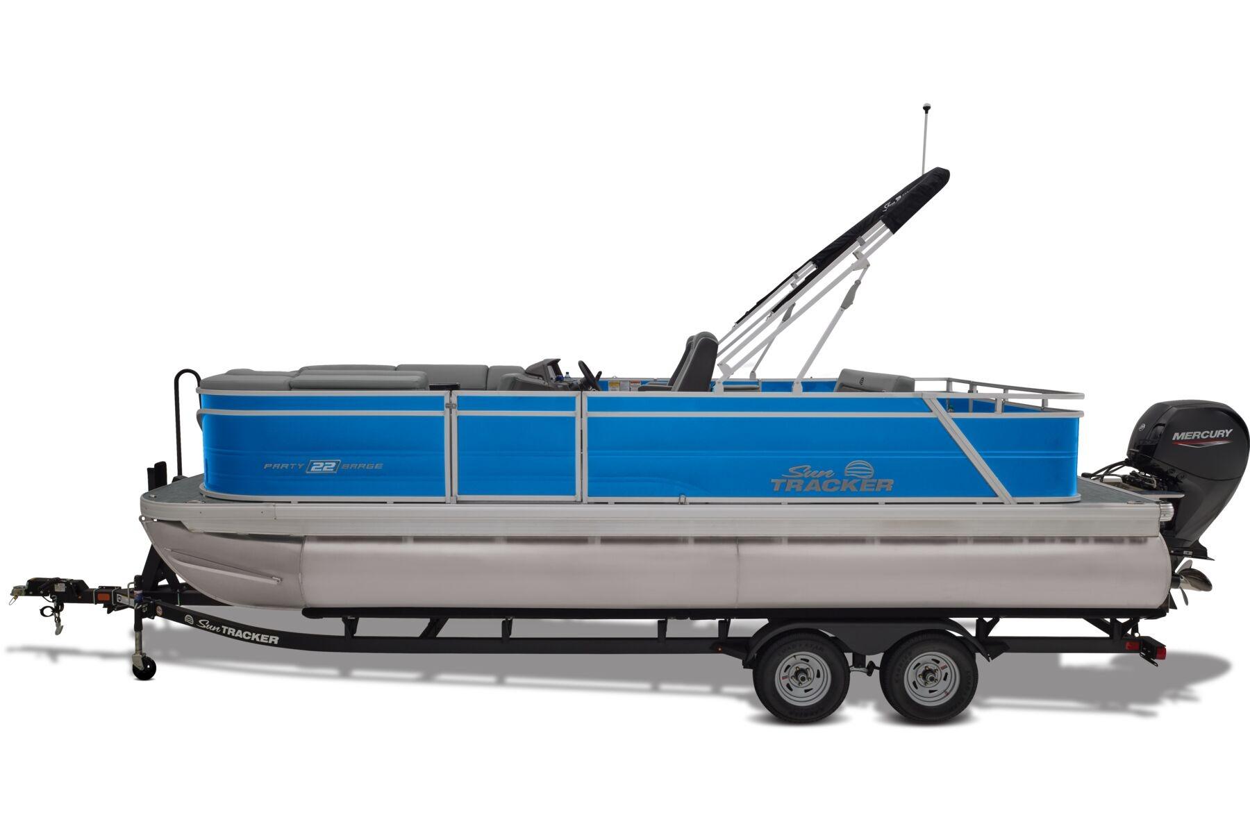 2026 Sun Tracker Party Barge 22 RF DLX - 17