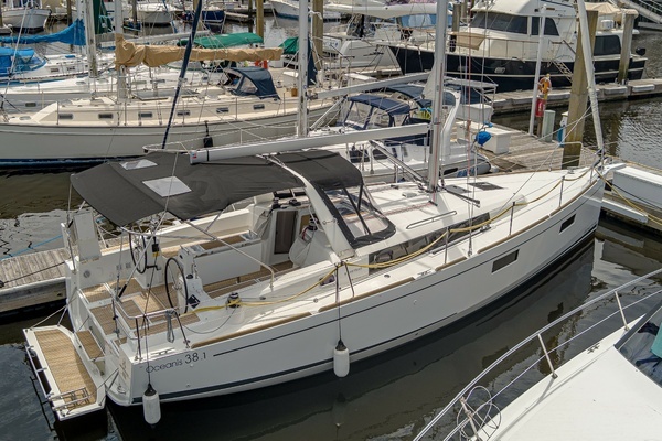 2023 Beneteau 38.1
