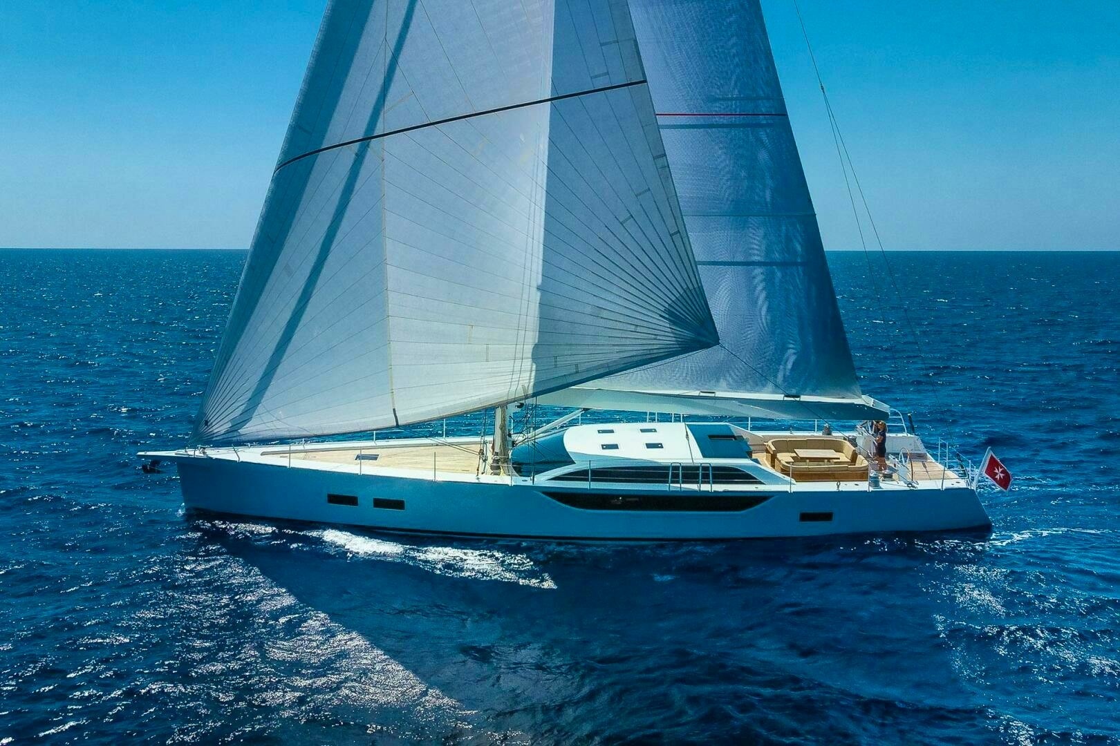 2014 Cyrus Yachts Custom - Image 6