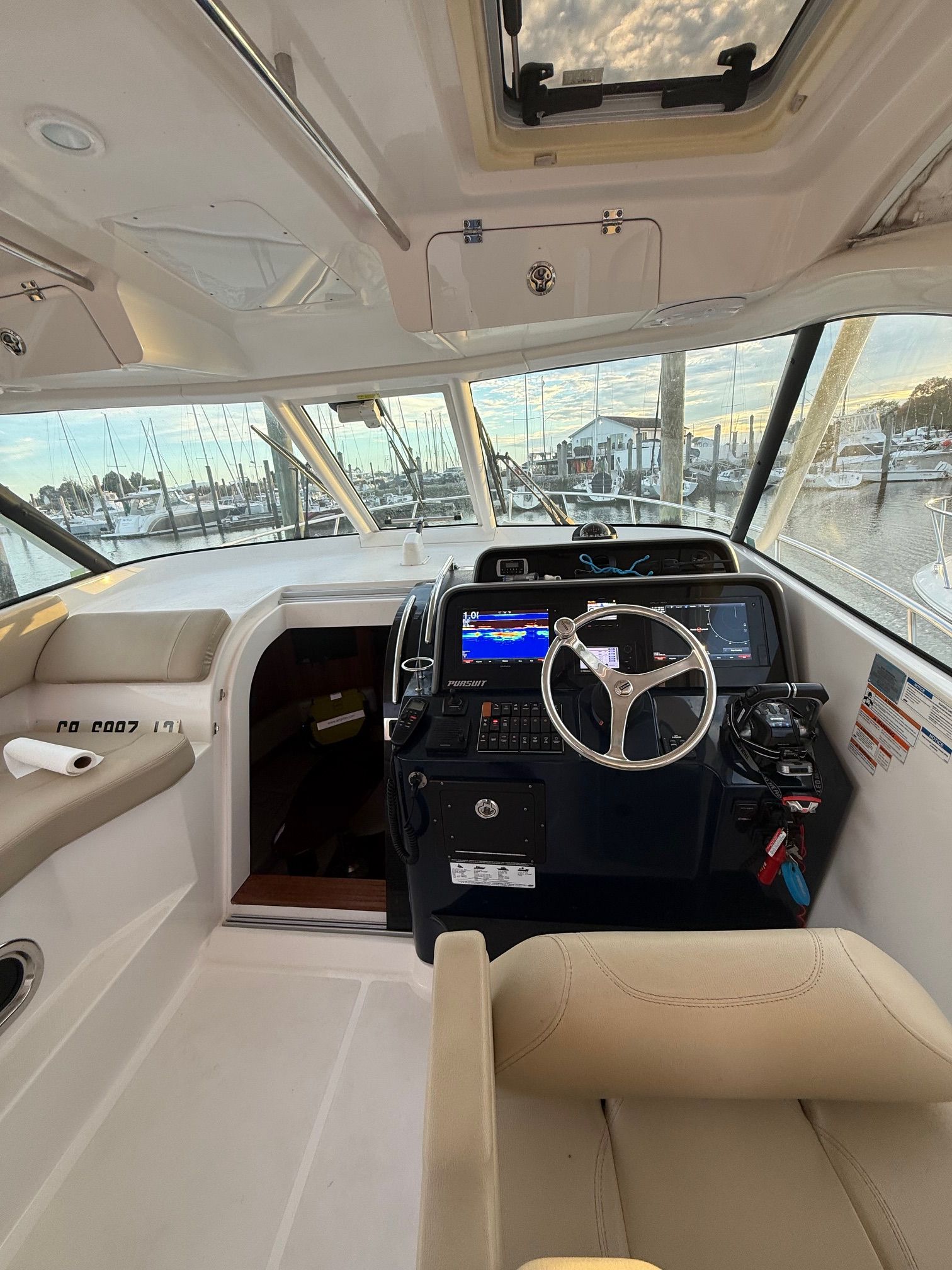 2017 Pursuit OS 385 Offshore - 15