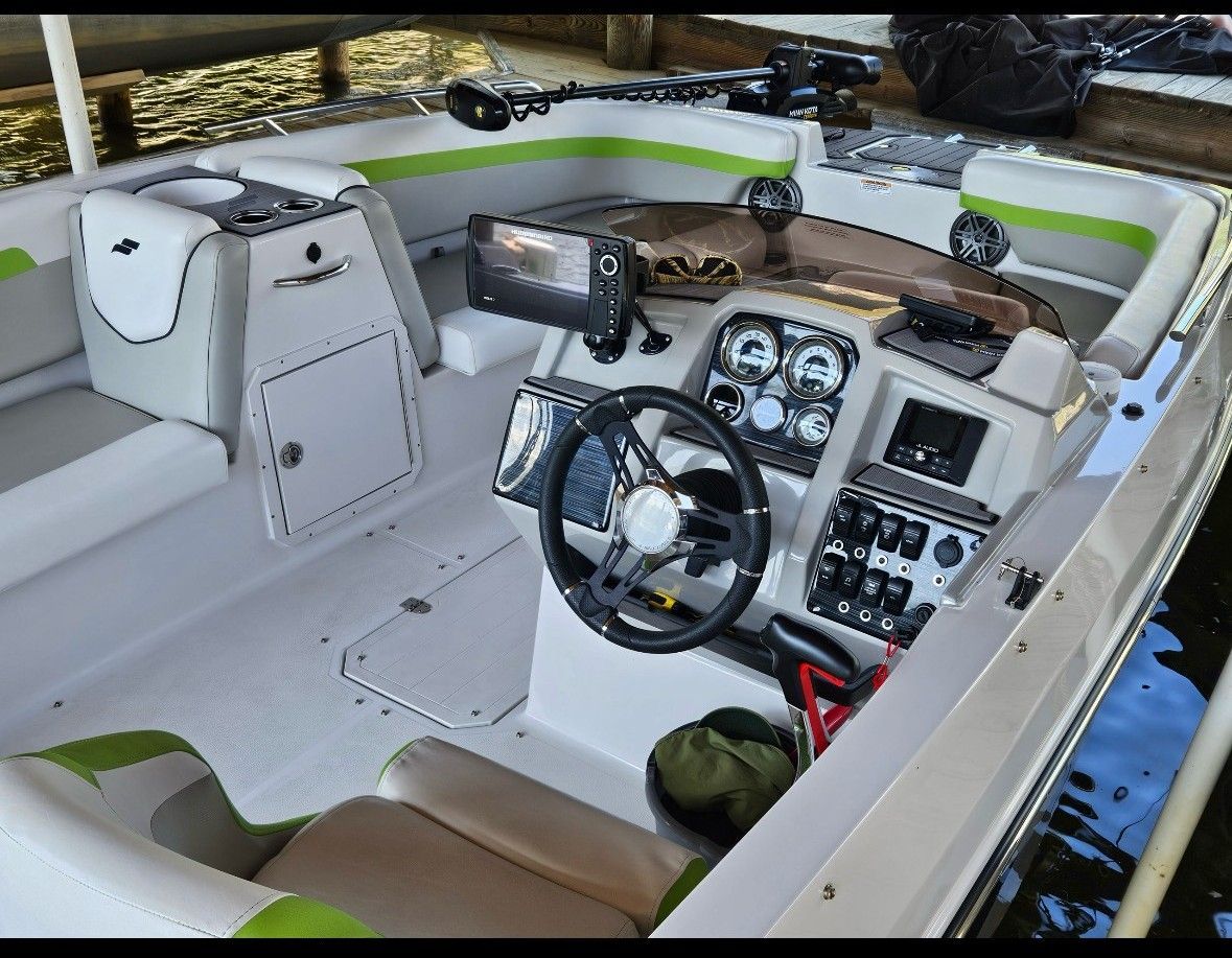 2023 Starcraft svx 211