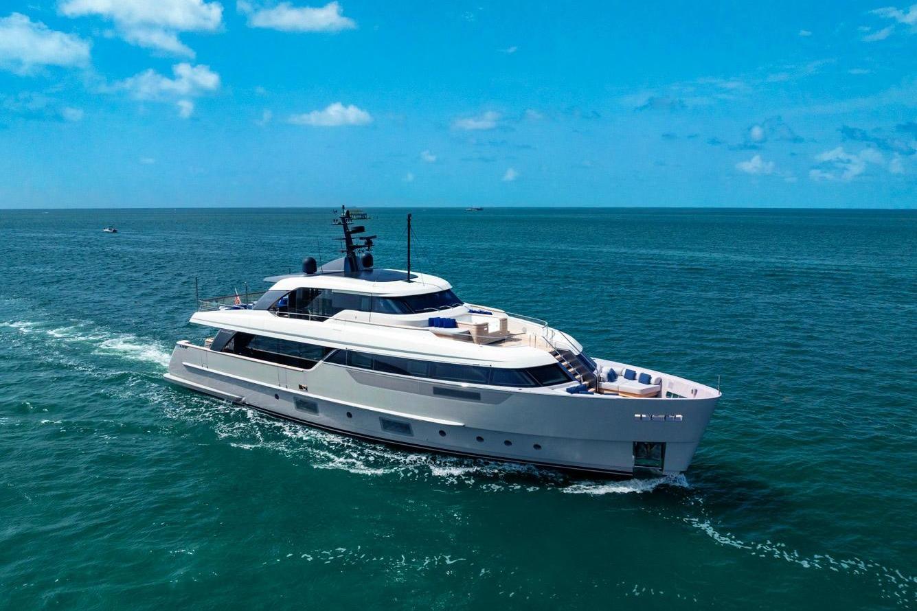 2022 Sanlorenzo SD96