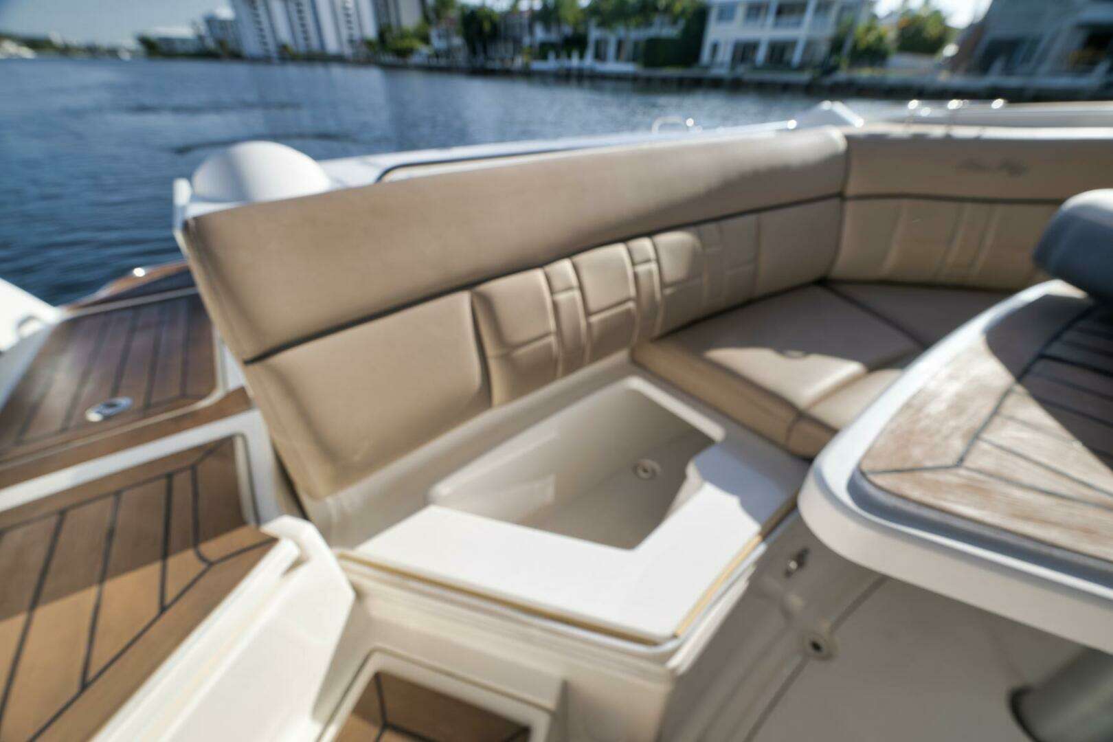2016 Sea Ray 350 SLX - Image 20
