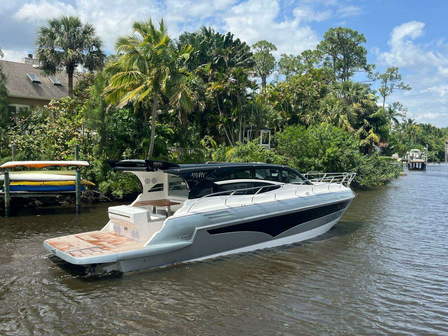 2025 Real 40 HT Luxury - Image 21
